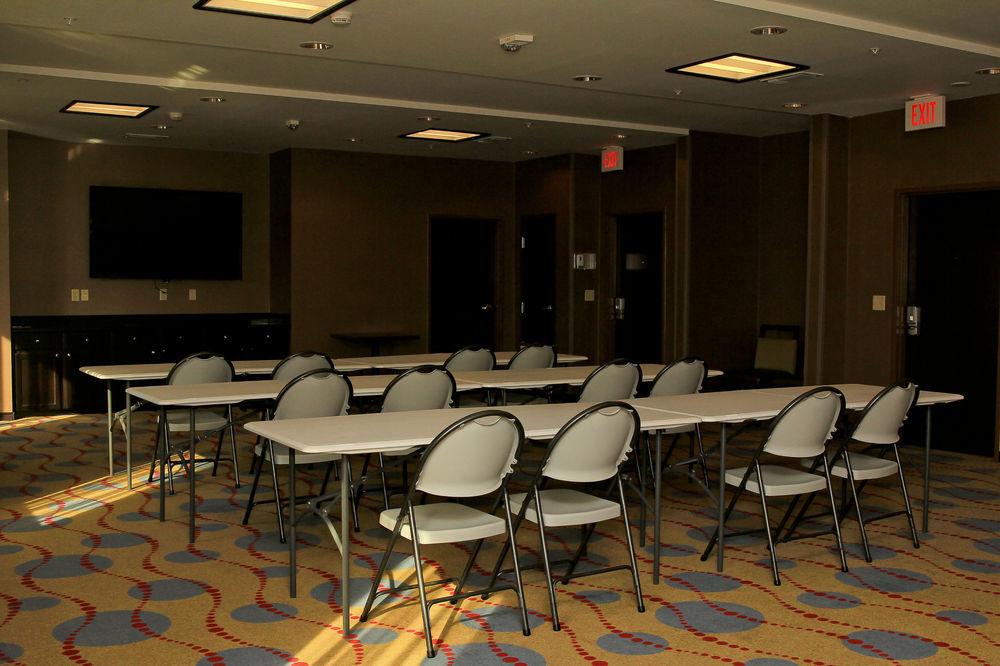 Holiday Inn Express Hotel & Suites Floresville By Ihg Екстериор снимка