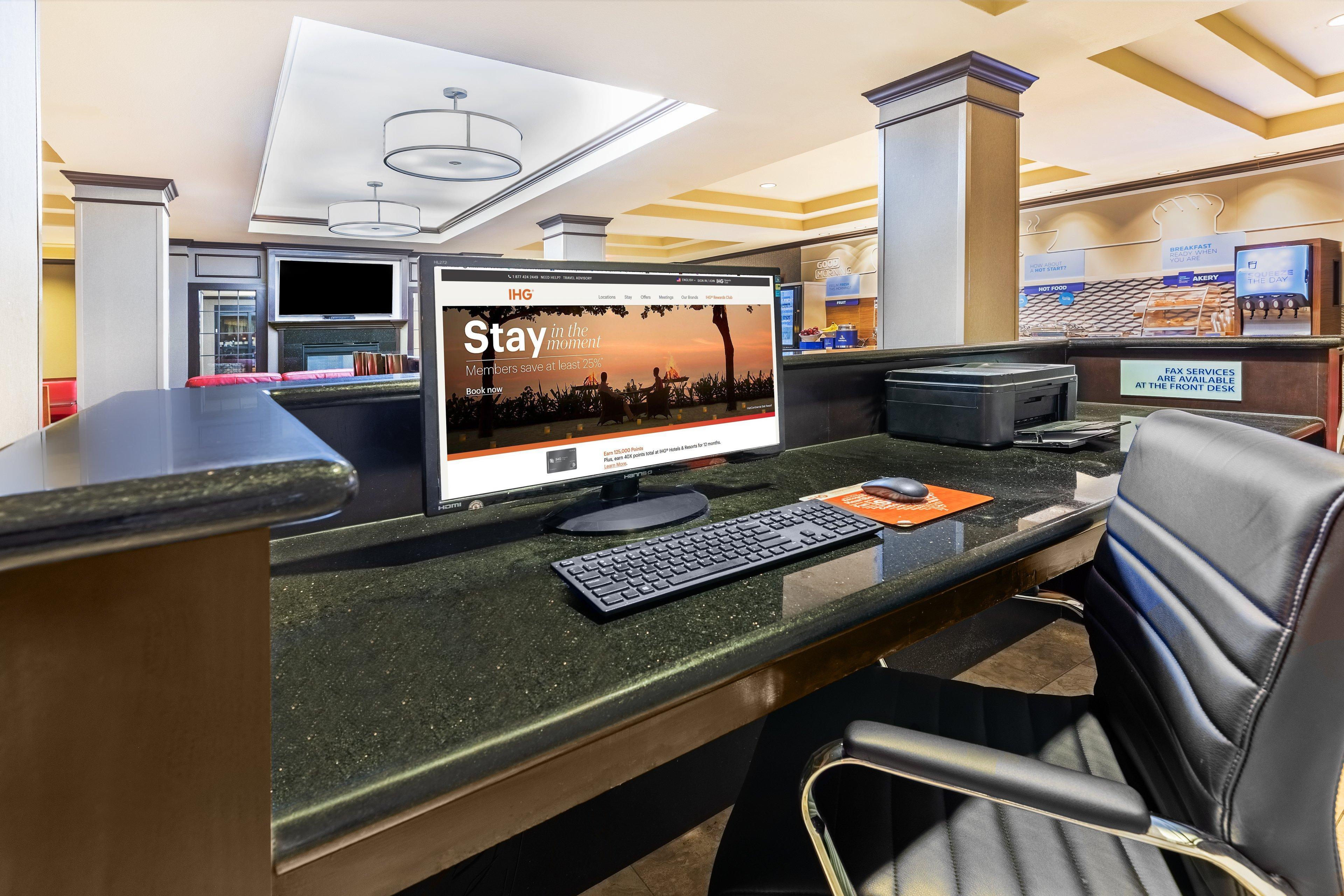 Holiday Inn Express Hotel & Suites Floresville By Ihg Екстериор снимка