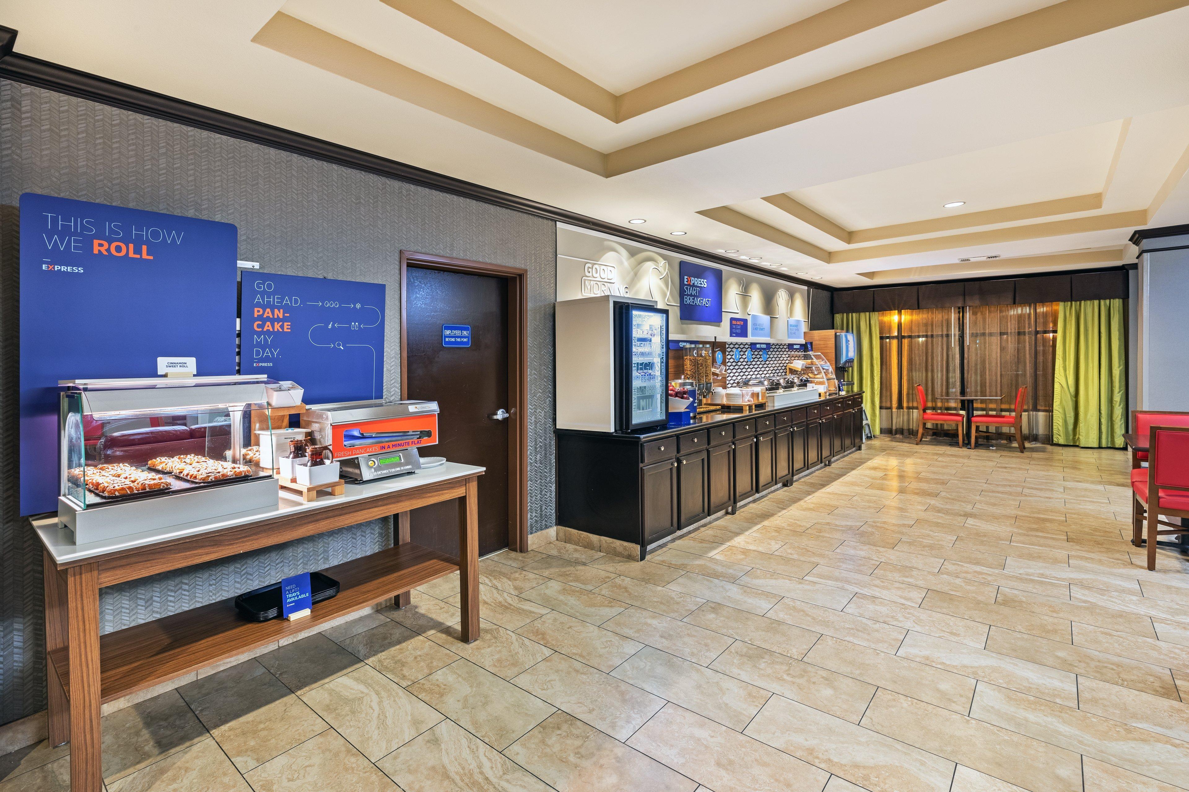 Holiday Inn Express Hotel & Suites Floresville By Ihg Екстериор снимка