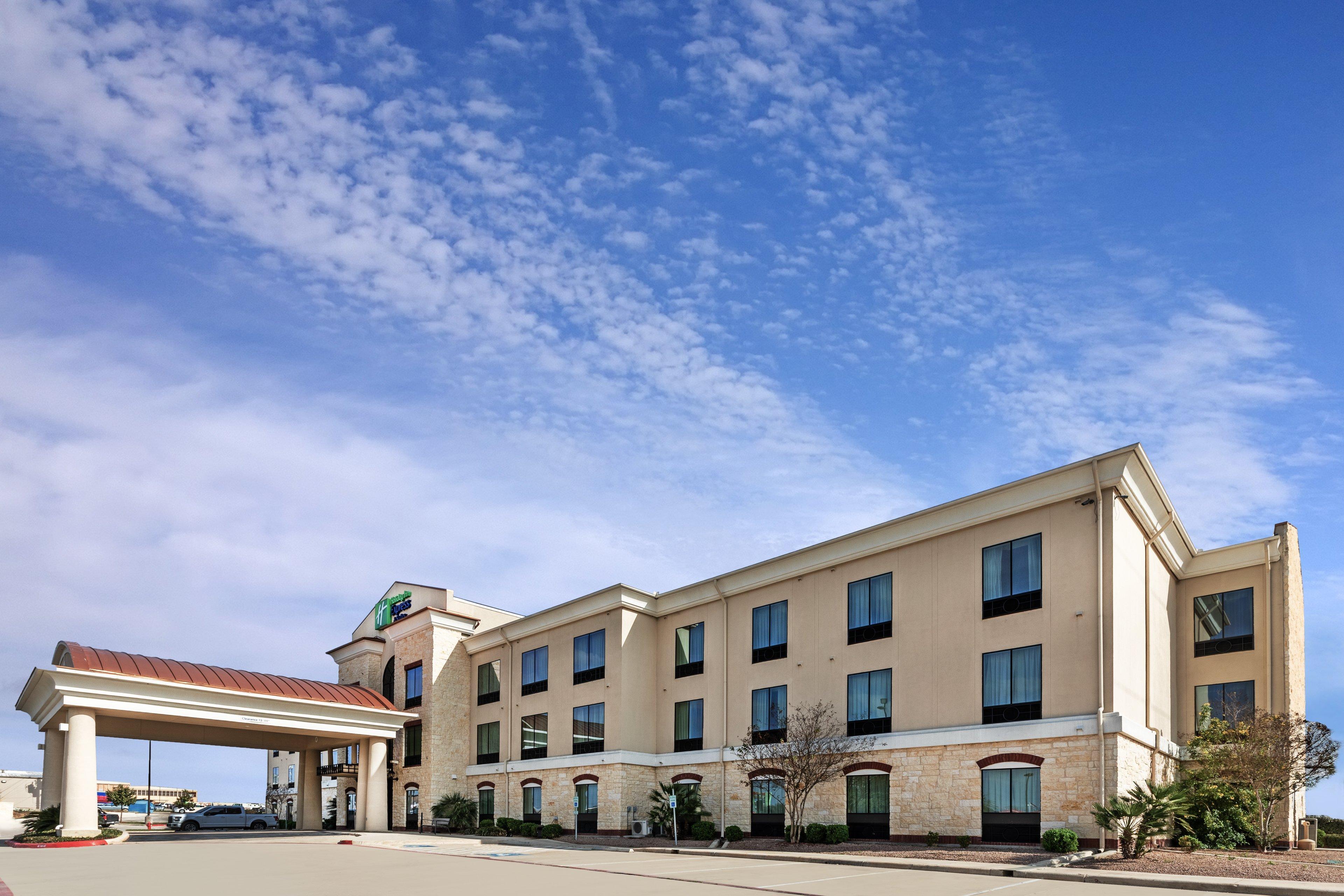 Holiday Inn Express Hotel & Suites Floresville By Ihg Екстериор снимка